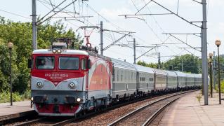 O femeie de 69 de ani a fost lovită mortal de tren, în staţia Ploieşti Sud. Bătrâna s-ar fi sinucis