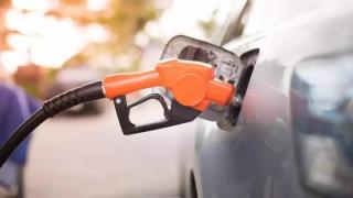 Preţurile la carburanţi sunt în scădere, faţă de cele afişate în ziua precedentă