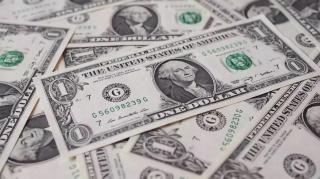 Leul românesc pierde teren important în raport cu dolarul american