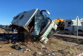 Şase morţi şi 25 de răniţi într-un accident înfiorător. Un autobuz s-a răsturnat într-un şanţ, pe o autostradă din Turcia