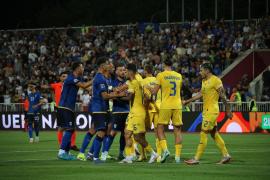 Federaţia de Fotbal din Kosovo, amendată 60.000 de euro în urma meciului cu România. Cel mai costisitor incident