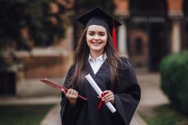 Diplomele primite de studenți vor avea cod QR. Ce informații vor fi disponibile la scanare