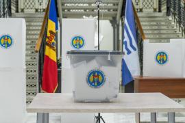 "Cu astfel de alegeri, unde se pot cumpăra voturi, va fi greu ca ţara să meargă mai departe". Reacţiile analiştilor politici după alegerile din R. Moldova