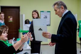Alegeri în Georgia. Atât partidul de guvernământ, cât şi opoziţia revendică victoria. Exit-poll-urile dau proiecţii foarte diferite