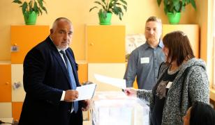 Alegeri în Bulgaria. Conservatorii populişti conduşi de Boiko Borisov au învins, însă le va fi greu să formeze o coaliţie de guvernare