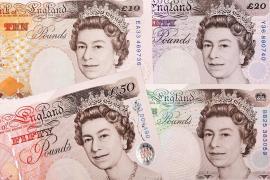 Leul românesc câştigă teren important în raport cu lira sterlină