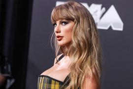 Taylor Swift a depășit-o pe Rihanna și a devenit cea mai bogată cântăreață din lume. Ce o diferenţiază pe piaţa muzicală