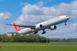 Pilotul, în vârstă de 59 de ani, trecuse cu succes la începutul lui martie examenul medical periodic