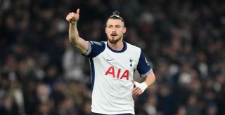 Radu Drăguşin, mai mereu rezervă la Tottenham, s-ar putea transfera la Juventus Torino, clubul de unde s-a lansat în fotbalul mare