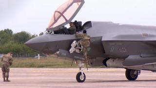 Senatul decide astăzi achiziţionarea a 32 de avioane F-35, cele mai avansate aeronave de luptă din lume