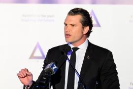 O noapte la hotel l-ar putea costa pe Pete Hegseth funcția de secretar al Apărării. E acuzat că a violat o femeie, în 2017