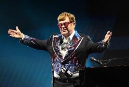 Elton John, la un pas de orbire. Infecţia care l-a lăsat fără vedere cu ochiul drept. 