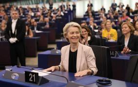 Parlamentul European a susţinut noua echipă a Ursulei von der Leyen cu 370 de voturi pentru, 282 împotrivă şi 36 de abţineri
