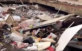 Spaniolii se tem că vor găsi cadavre în parcarea subterană a unui mall de lângă Valencia: "Nu ştim ce e acolo"