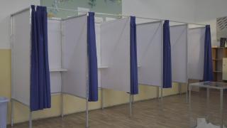 Bărbat din Constanţa, cercetat de poliţie după ce a fost prins că şi-a fotografiat buletinul de vot