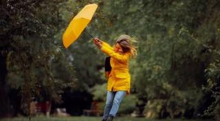 Avertizare ANM: Cod galben de vânt în 19 judeţe şi în Bucureşti, până la ora 20:00.