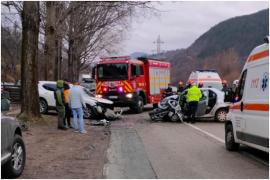 Accident cumplit cu doi morţi şi doi răniţi, pe DN10 în Buzău. Un Logan şi un SUV s-au făcut ţăndări după ce s-au ciocnit