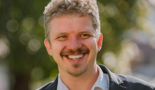 Primarul din Târgu Mureş, Soos Zoltan, reţinut de DNA. Edilul UDMR se află la al doilea mandat