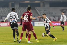 Universitatea Cluj a câştigat derbiul cu CFR Cluj şi a revenit pe primul loc în clasamentul Superligii de fotbal