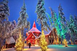 Satul lui Moș Crăciun, invadat de turişti. Localnicii cer reguli mai stricte: "Turismul a scăpat de sub control"