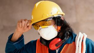 Echipamente de Protecție: Tot ce Trebuie să Știi pentru Siguranța Ta