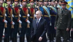 Vladimir Putin: Peste 400.000 de soldaţi s-au înrolat să lupte în Ucraina