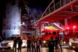 Bar de karaoke, distrus din temelii de un incendiu uriaş. 11 oameni au murit arşi de vii, după ce un bărbat ar fi dat foc localului. Tragedie în Vietnam