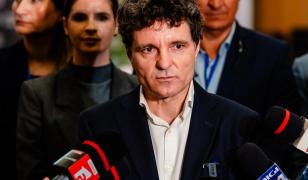 Nicușor Dan, după anunțul lui Marcel Ciolacu: Nu poţi să laşi un guvern care este sprijinit în Parlament 40% dintre parlamenari