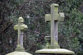 Un bărbat de 69 de ani din Constanţa a murit în cimitir, în drum spre casă