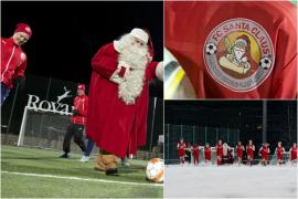 Unde activează echipa de fotbal FC Santa Claus. Moş Crăciun a acaparat stema clubului, roşu şi alb sunt culorile echipamentului