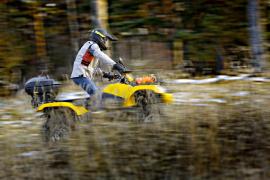 Amenzi usturătoare pentru 10 turişti după ce au intrat cu ATV-urile într-o zonă interzisă din Zărneşti