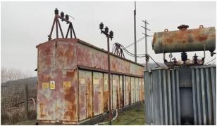 Bărbat găsit mort în incinta carierei Pinoasa. Ar fi încercat să fure mai multe piese şi s-a electrocutat