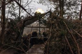 Zelenski cere armament partenerilor pentru a consolida unităţile din Doneţk, după ce trupele ruse au avansat pe front