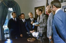 Pe 6 decembrie 1973, Gerald Ford depunea jurământul pentru a deveni preşedintele Statelor Unite ale Americii