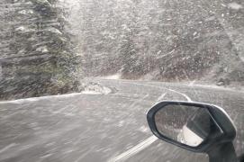 Alertă de vreme severă în toată țara, până luni noapte. Val de ninsori şi strat nou de zăpadă la munte