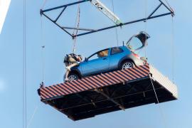 Power Couple România: Fetele schimbă o roată la 30 de metri înălțime! Moment tensionat pentru una dintre perechi: Dani Oțil oprește proba unei concurente