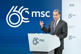 China "nu pune paie pe foc". Chinezii dau asigurări Ucrainei că nu vând arme părţilor aflate în război