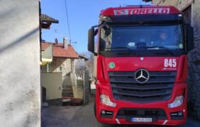 Aventura unui șofer român de TIR "trădat" de GPS, în Italia. A rămas înţepenit pe străzile din Mattie, căutând o benzinărie închisă de 30 de ani