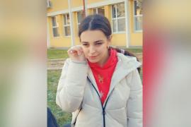Adolescentă de 14 ani cu dificultăţi locomotorii şi de vorbire, căutată de poliţie. Roberta a plecat de acasă din Bistriţa şi a dispărut