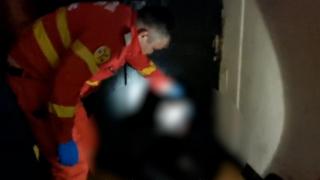 A fost depistat autorul agresiunii din Centrul Vechi. Tânăra bătută şi abandonată într-o scară de bloc, în stare gravă