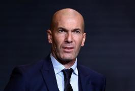 Zinedine Zidane îşi pregăteşte revenirea în fotbal după o pauză de 3 ani. Francezul a lăsat un indiciu şi despre viitoare destinaţie: "De ce nu? E posibil orice"