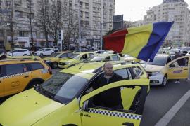 Taximetriştii intră în greva foamei, după 3 zile de proteste. Guvernul are nevoie de o lună pentru a le analiza solicitările