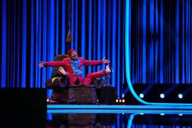 Juriul iUmor a amuțit în fața unui număr spectaculos de magie prezentat de doi artiști ucrainieni. Cheloo, în picioare pe întreaga durată a momentului de jurizare