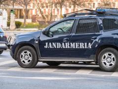 Un cântec fredonat la urechea unei fete a iscat un scandal de proporţii într-un club din Botoşani. Tânărul a pălmuit-o după ce a fost respins