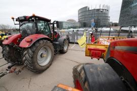 Comisia Europeană retrage proiectul pentru reducerea consumului de pesticide, în urma protestelor fermierilor din Europa