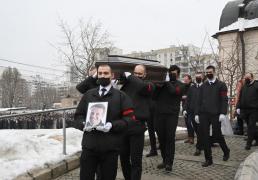 Alexei Navalnîi, înmormântat pe melodia "My Way" şi cu scandări "Rusia va fi liberă!". Mii de ruşi au participat în ciuda avertizărilor de la Kremlin