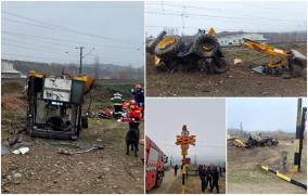 Buldoexcavator rupt în bucăţi, după ce a fost spulberat de tren la Căiuţi, în Bacău. Şoferul utilajului a murit