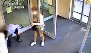 Schema prin care o bandă de români a furat peste 100.000 de euro de la bătrâni, în Italia. Tehnica era mereu aceeaşi