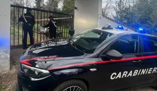 "Tatăl meu a murit în decembrie. Îl puteţi găsi în pat". Un italian a stat luni întregi cu cadavrul părintelui său în casă. Ce au descoperit carabinierii