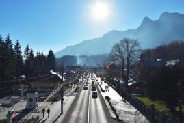 Circulație închisă marţi pe DN 1, în zona Câmpinei, pentru demolarea unui pasaj. Rutele ocolitoare pentru şoferi